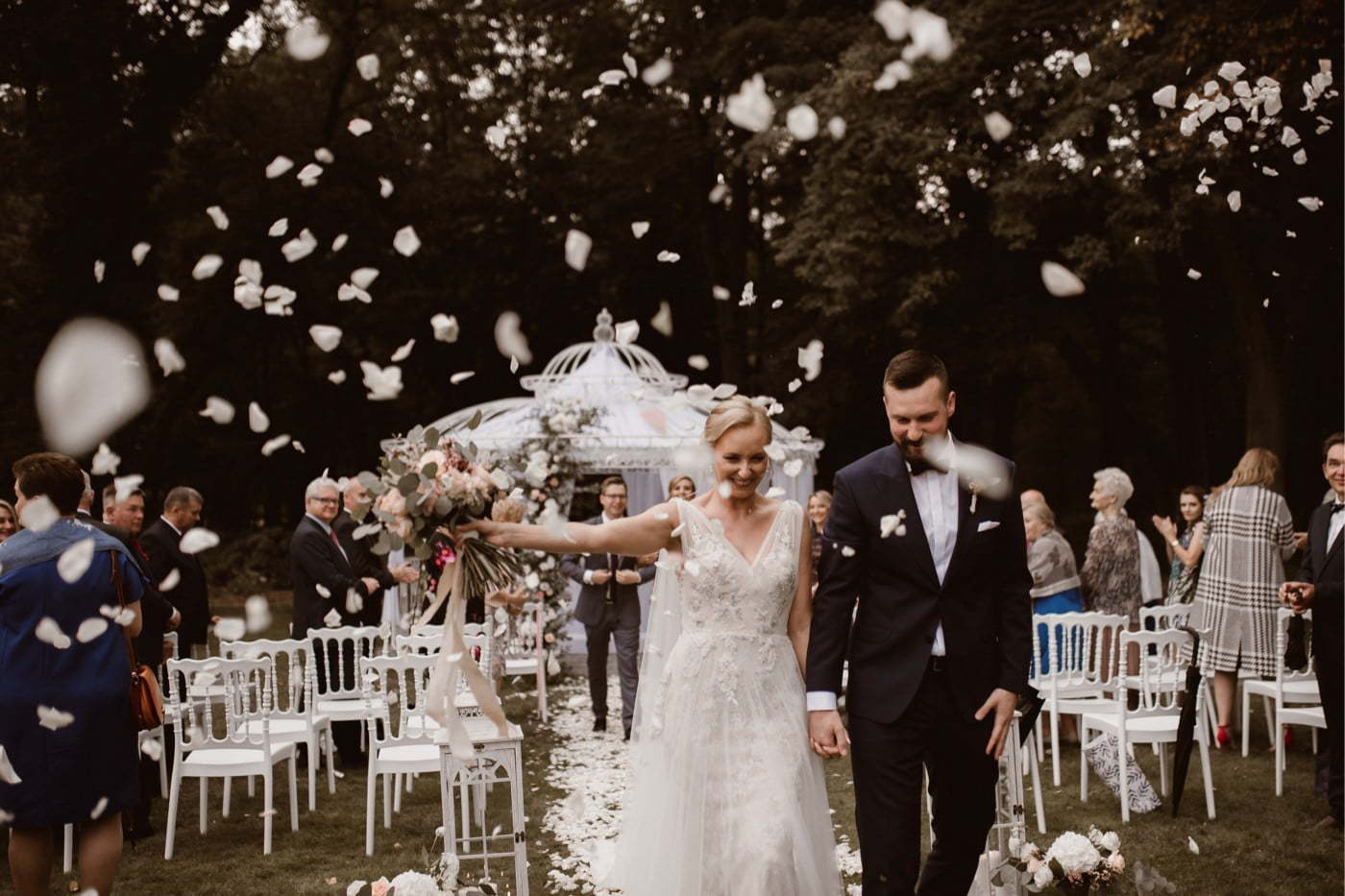 ewelina zieba plenerowy slub palac rozalin 45