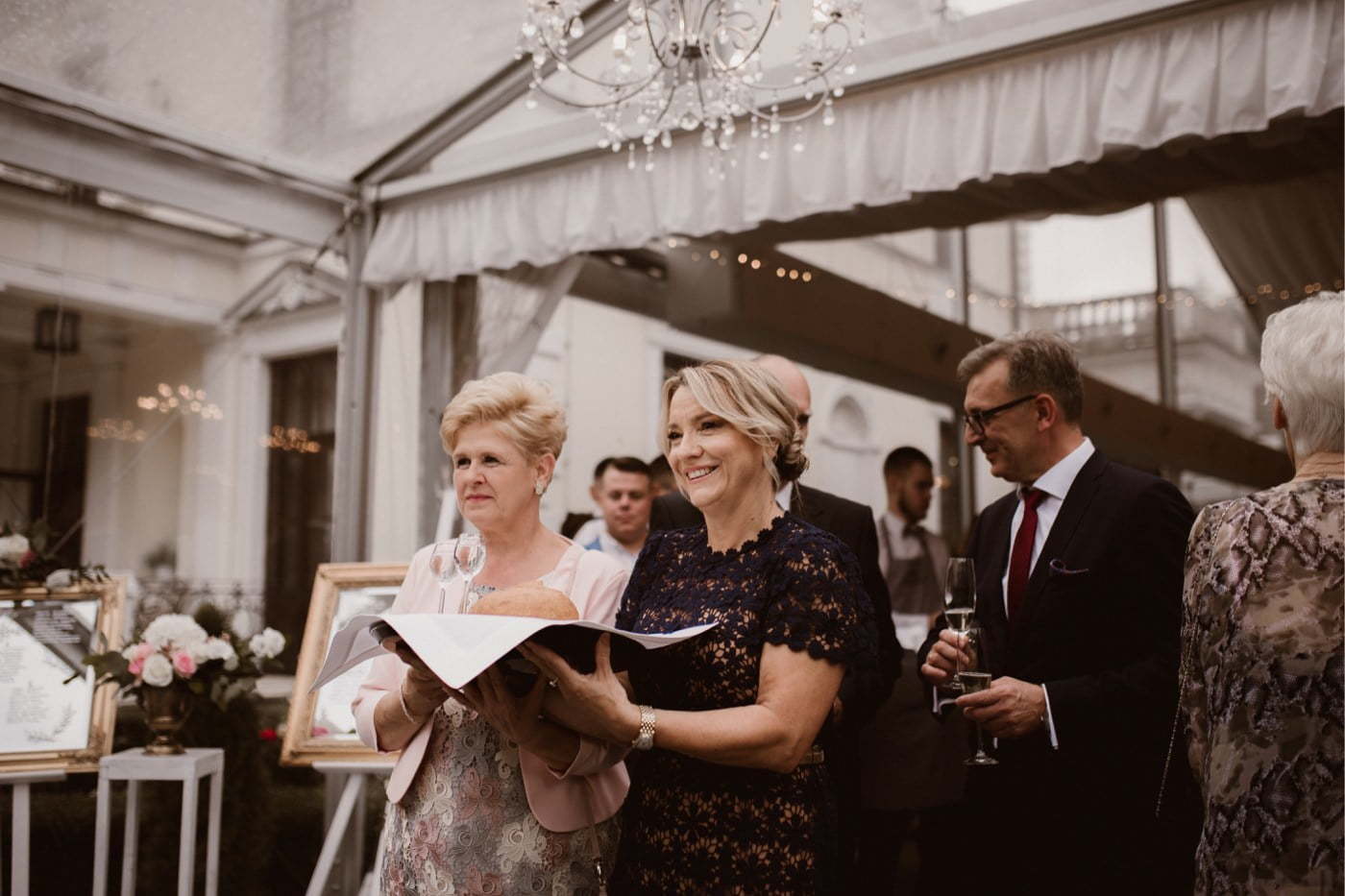 ewelina zieba plenerowy slub palac rozalin 52