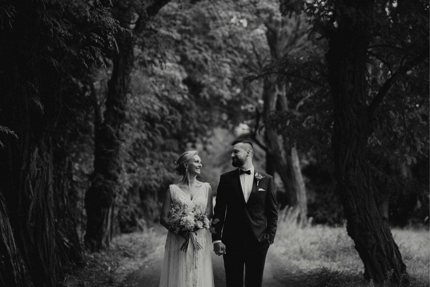 ewelina zieba plenerowy slub palac rozalin 62