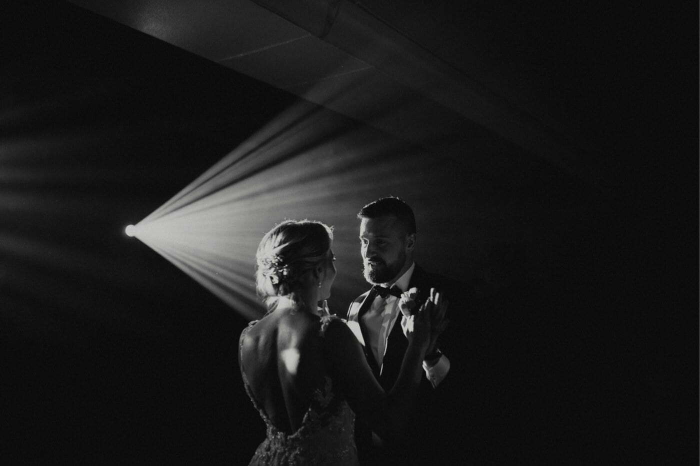 ewelina zieba plenerowy slub palac rozalin 65