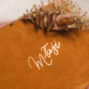 Pudełko na zdjęcia - Musztardowe ze złotym napisem miłość