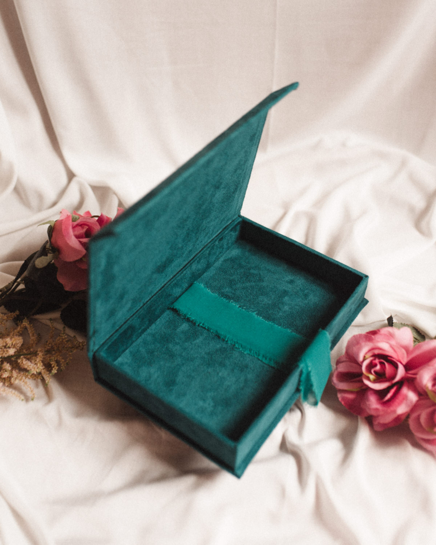 Pudełko na zdjęcia - Turkusowe ze złotą grafiką