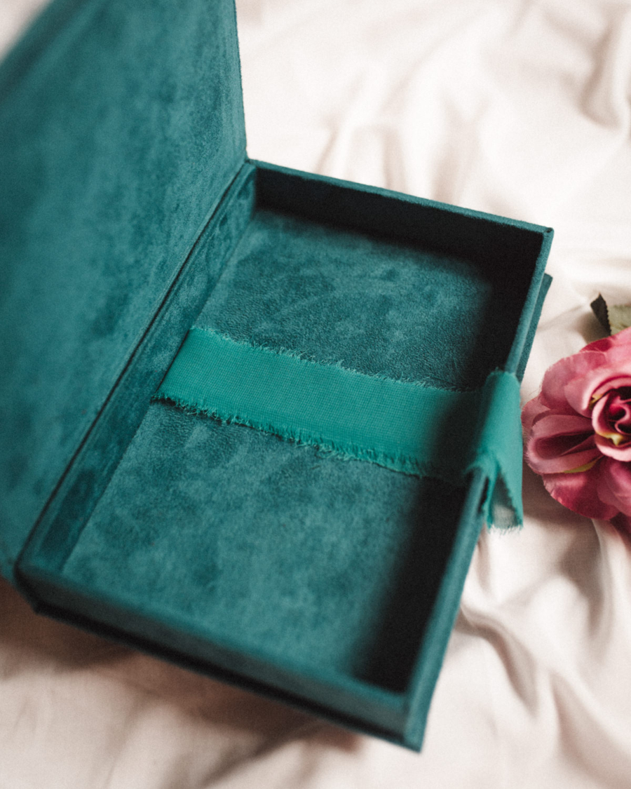 Pudełko na zdjęcia - Turkusowe ze złotą grafiką