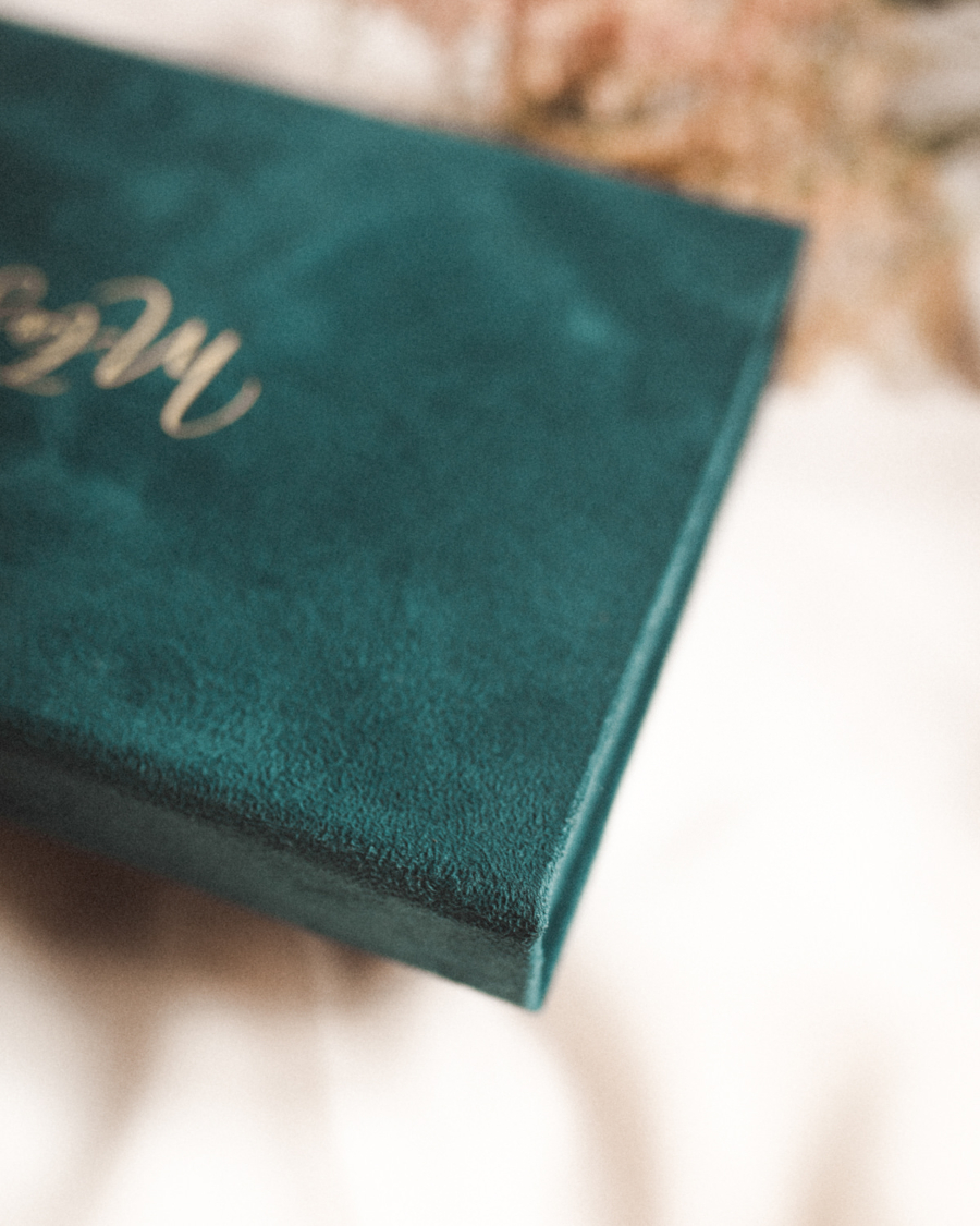 Pudełko na zdjęcia - Turkusowe ze złotym napisem miłość