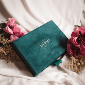 Pudełko na zdjęcia - Turkusowe ze złotym napisem miłość