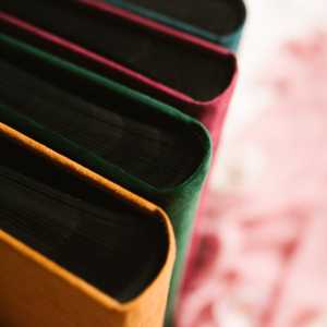 Tradycyjny album na zdjęcia - Musztardowy ze złotym napisem