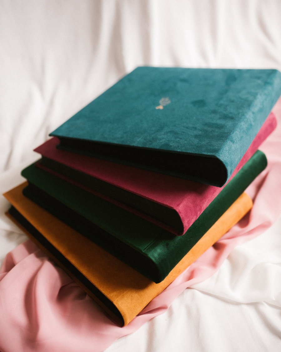 Tradycyjny album na zdjęcia - Turkusowy ze złotą grafiką