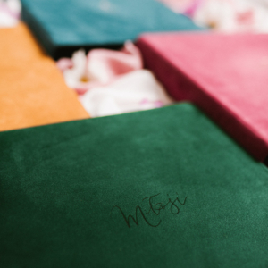 Tradycyjny album na zdjęcia - Turkusowy ze złotą grafiką