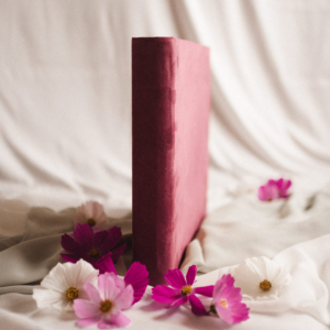 Tradycyjny album na zdjęcia - Malinowy róż ze złotą grafiką