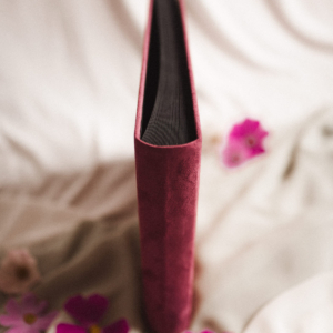 Tradycyjny album na zdjęcia - Malinowy róż ze złotą grafiką