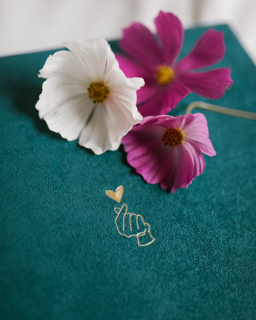 Tradycyjny album na zdjęcia - Turkusowy ze złotą grafiką