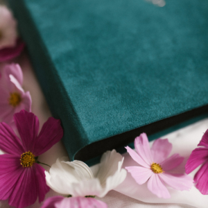 Tradycyjny album na zdjęcia - Turkusowy ze złotą grafiką