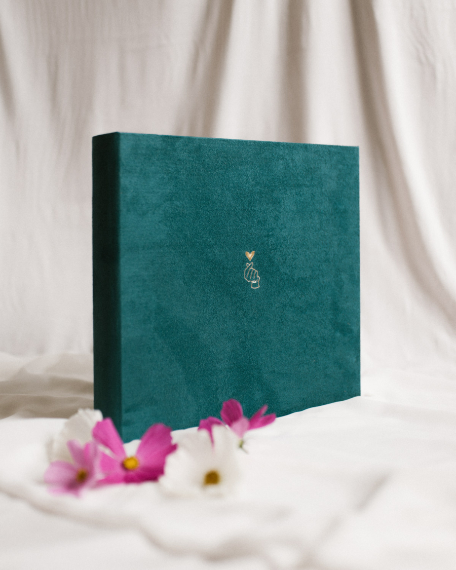 Tradycyjny album na zdjęcia - Turkusowy ze złotą grafiką