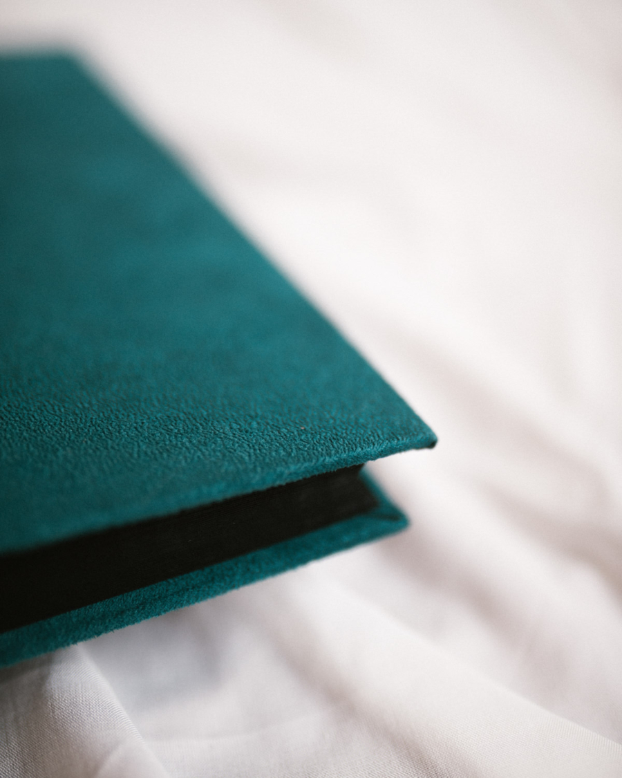 Tradycyjny album na zdjęcia - Turkusowy ze złotą grafiką