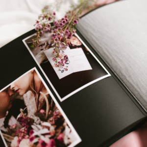 Tradycyjny album na zdjęcia - Turkusowy ze złotą grafiką