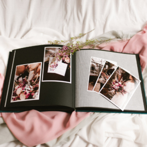 Tradycyjny album na zdjęcia - Turkusowy ze złotą grafiką