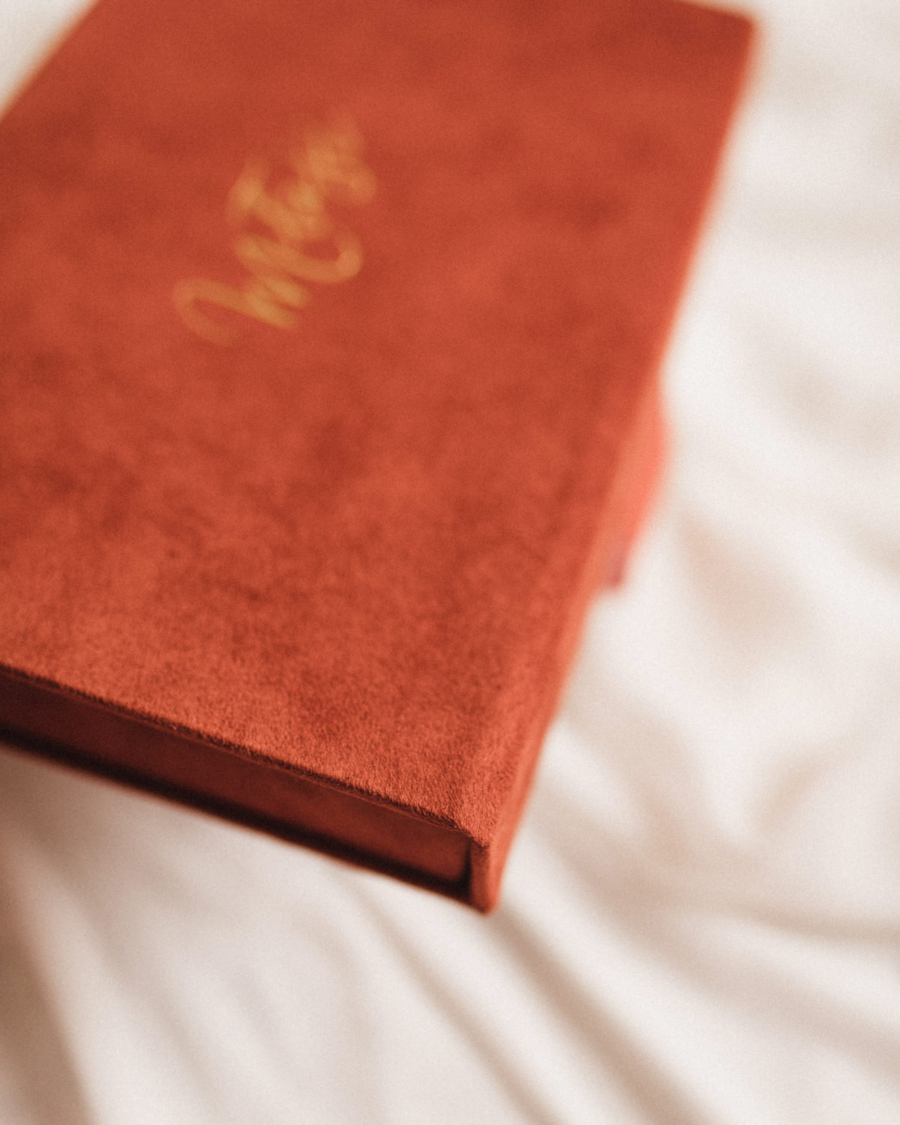 ewelina-zieba-pudelko-na-zdjecia-ceglane-ze-zlotym-napisem-milosc-07 Pudełko na zdjęcia - Ceglane ze złotym napisem miłość