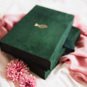 Pudełko na zdjęcia - Butelkowa zieleń ze złotą grafiką