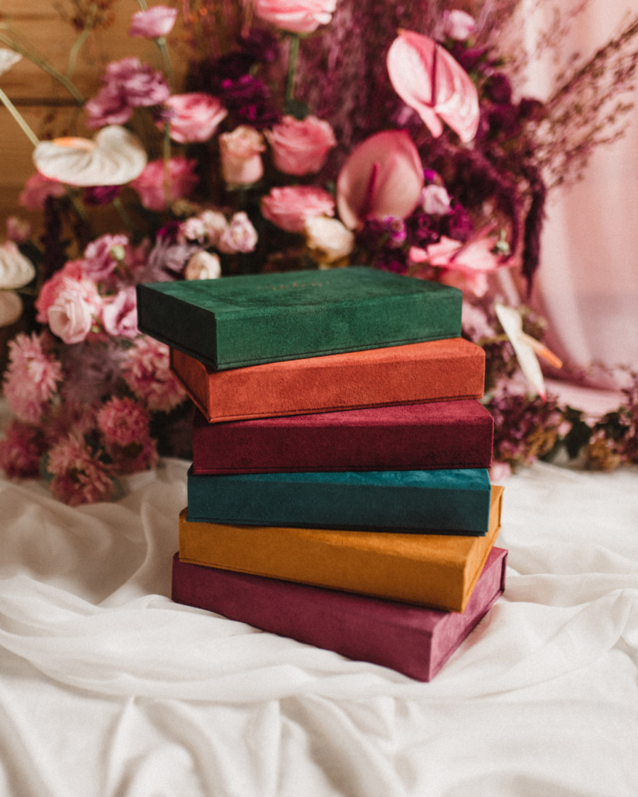 Pudełko na zdjęcia - Butelkowa zieleń ze złotym napisem nasza historia