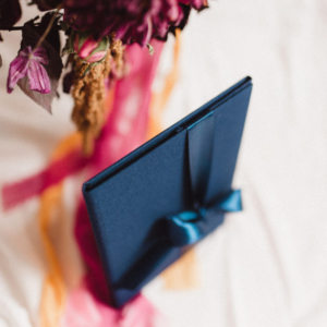 Teczka na zdjęcia w kolorze granatowym