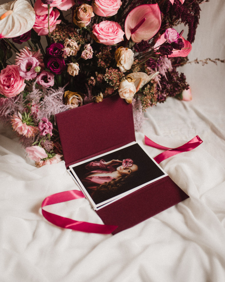 ewelina-zieba-teczka-na-zdjecia-w-kolorze-bordowym-03 Teczka na zdjęcia w kolorze bordowym