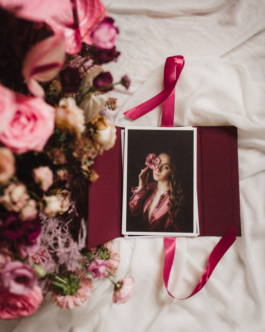 ewelina-zieba-teczka-na-zdjecia-w-kolorze-bordowym-04 Teczka na zdjęcia w kolorze bordowym