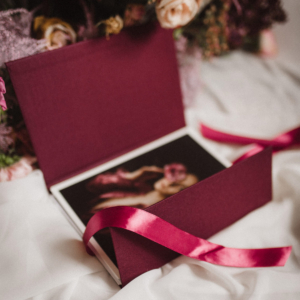 ewelina-zieba-teczka-na-zdjecia-w-kolorze-bordowym-07 Teczka na zdjęcia w kolorze bordowym