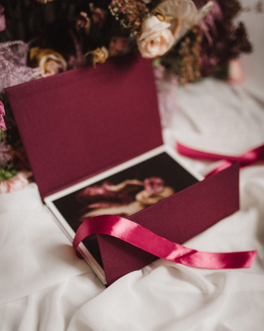 ewelina-zieba-teczka-na-zdjecia-w-kolorze-bordowym-07 Teczka na zdjęcia w kolorze bordowym