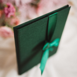 Teczka na zdjęcia w kolorze butelkowej zieleni