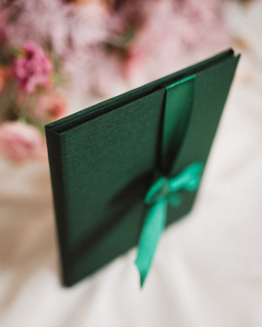 Teczka na zdjęcia w kolorze butelkowej zieleni