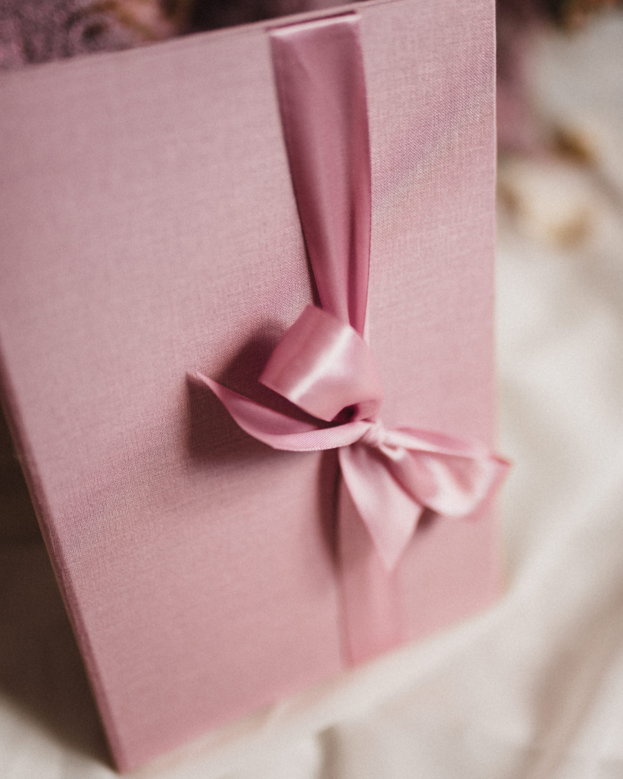 ewelina-zieba-teczka-na-zdjecia-w-kolorze-rozowym-02 Teczka na zdjęcia w kolorze różowym