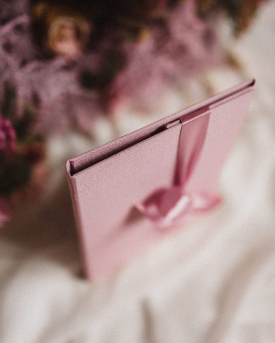 ewelina-zieba-teczka-na-zdjecia-w-kolorze-rozowym-03 Teczka na zdjęcia w kolorze różowym