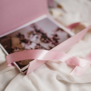 ewelina-zieba-teczka-na-zdjecia-w-kolorze-rozowym-04 Teczka na zdjęcia w kolorze różowym