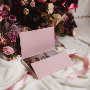 ewelina-zieba-teczka-na-zdjecia-w-kolorze-rozowym-06 Teczka na zdjęcia w kolorze różowym