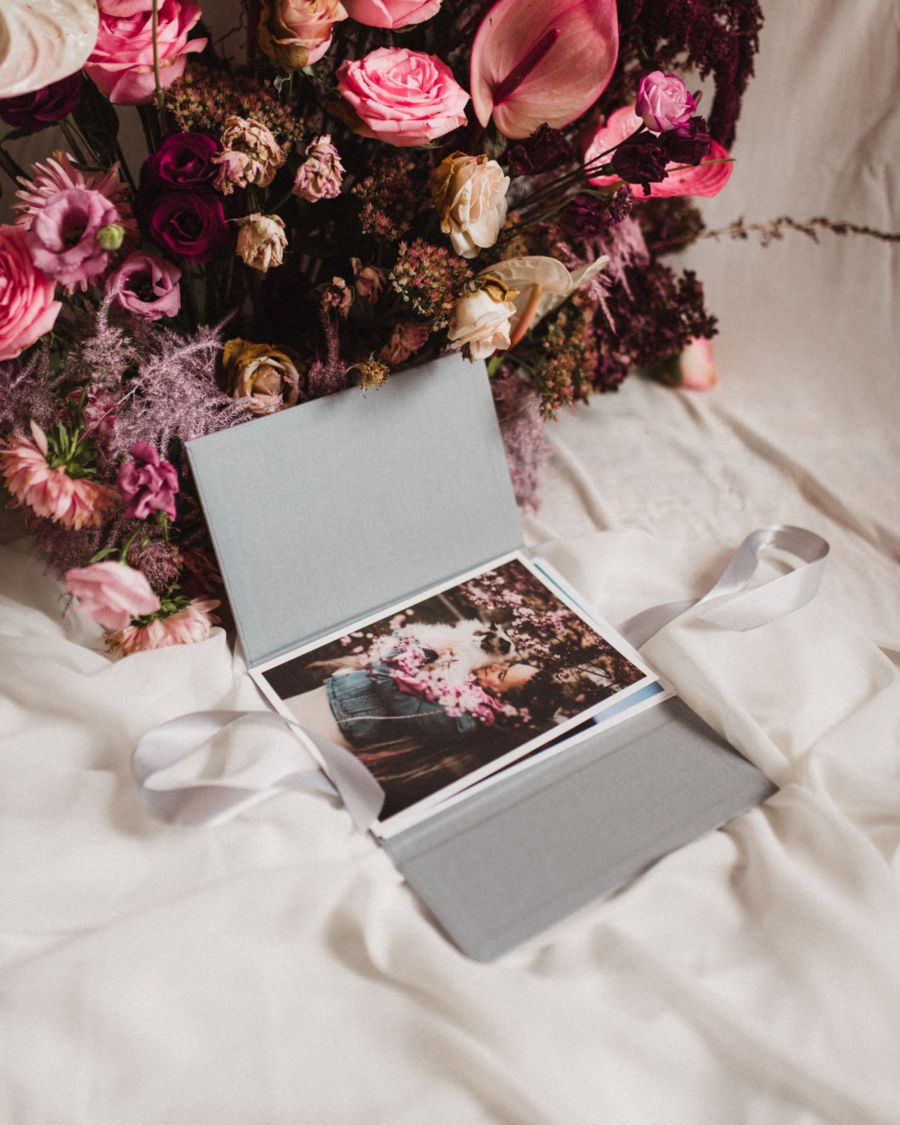 ewelina-zieba-teczka-na-zdjecia-w-kolorze-szarym-03 Teczka na zdjęcia w kolorze szarym