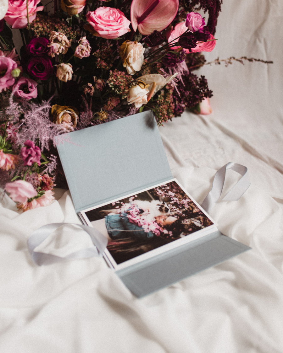 ewelina-zieba-teczka-na-zdjecia-w-kolorze-szarym-07 Teczka na zdjęcia w kolorze szarym