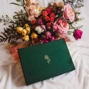 Pudełko na zdjęcia - Butelkowa zieleń ze złotą różą