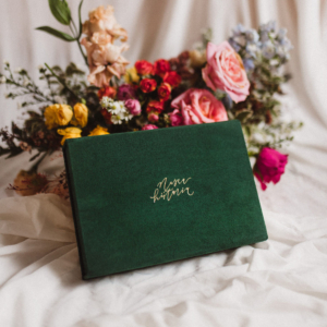 Pudełko na zdjęcia - Butelkowa zieleń ze złotym napisem nasza historia