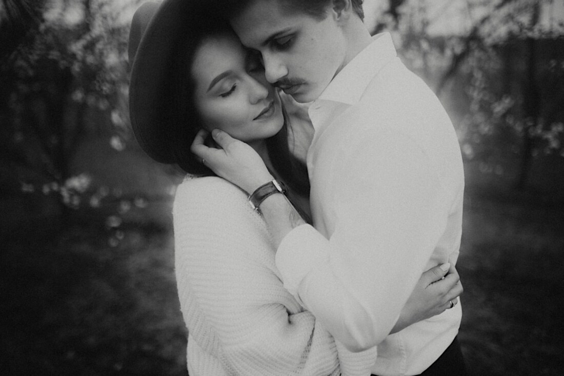 Sesja w kwitnącym sadzie 5 sesja w sadzie 3