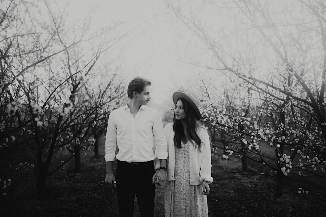 Sesja w kwitnącym sadzie 7 sesja w sadzie 5